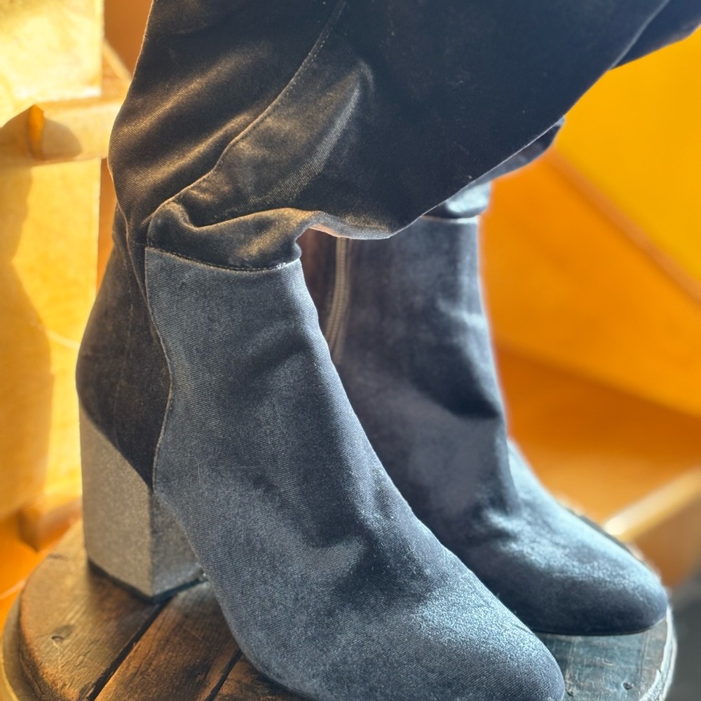 Elegant Black Velvet Ankle Boots